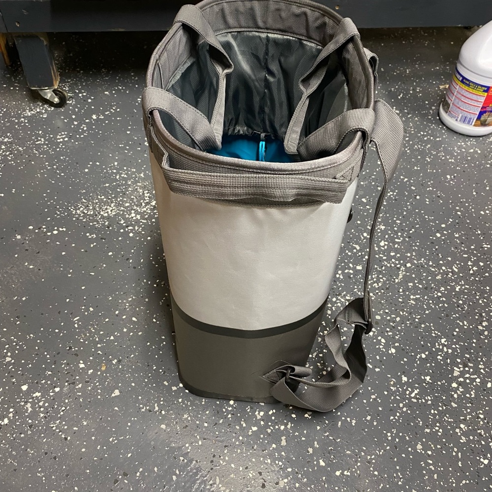 Igloo Insulated Cooler Backpack - image 4